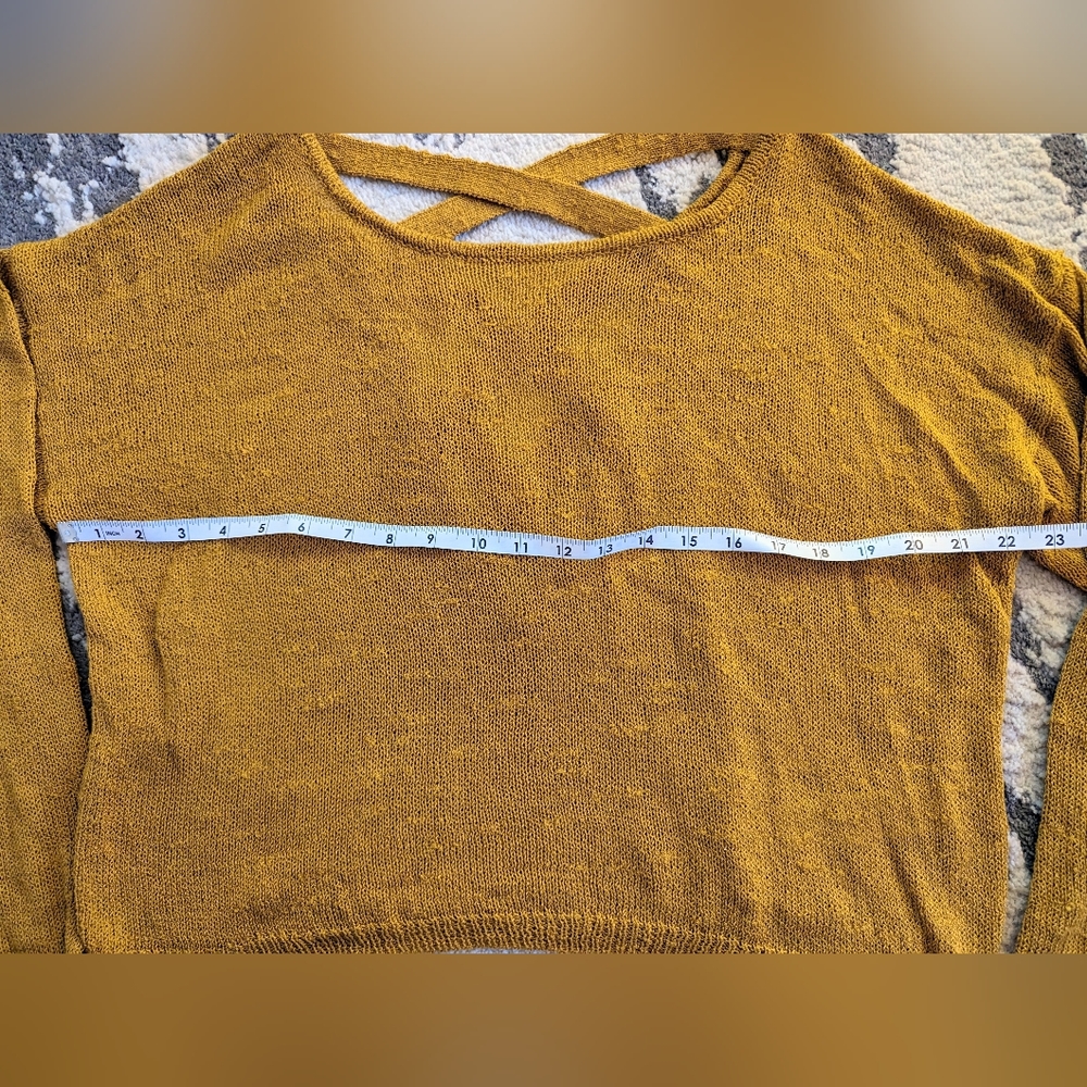 Forever 21 open back sweater - Picture 4 of 5